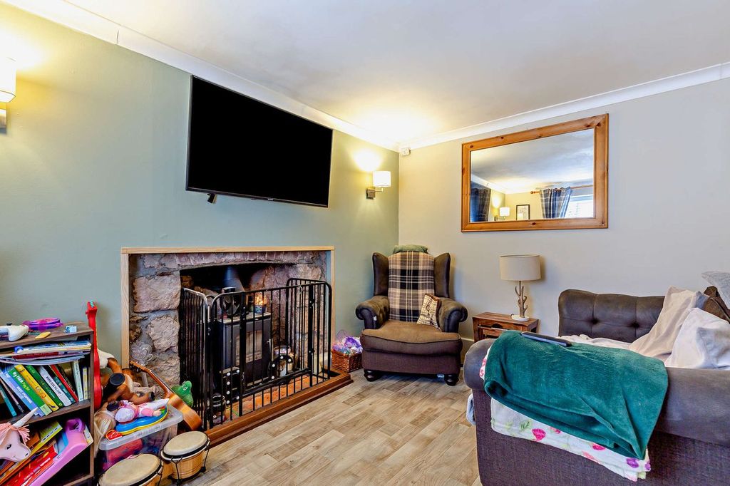 Property photo 2 of 22