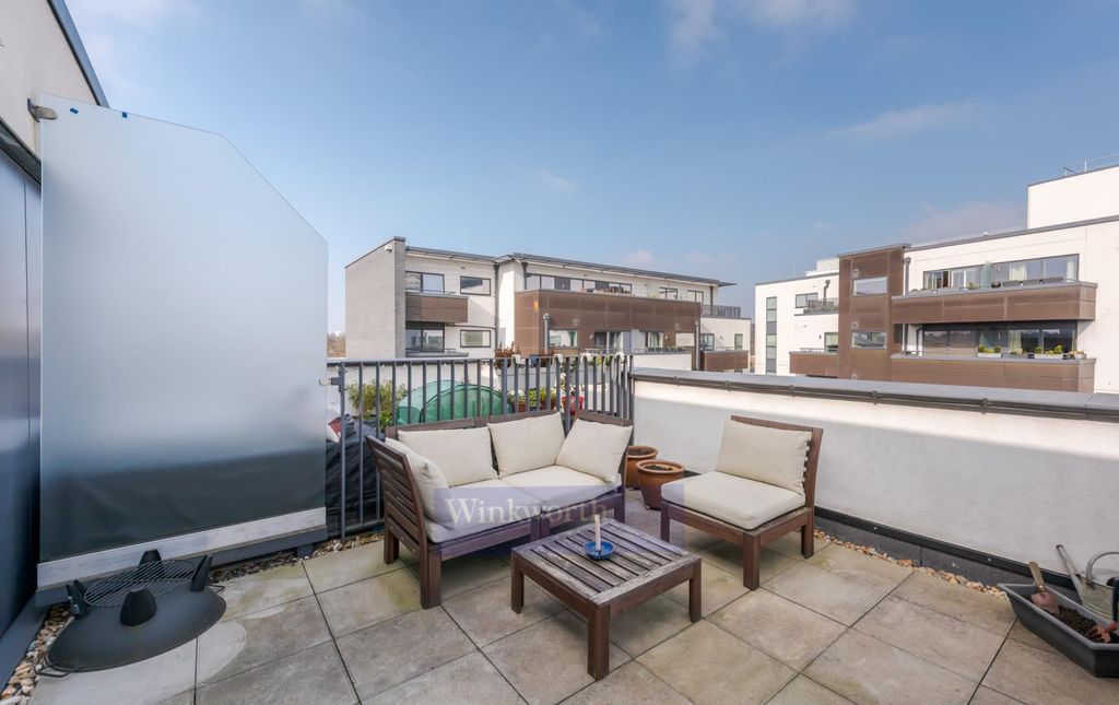 Property photo 2 of 12