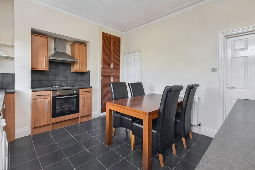Property photo 2 of 17 Picture No. 18