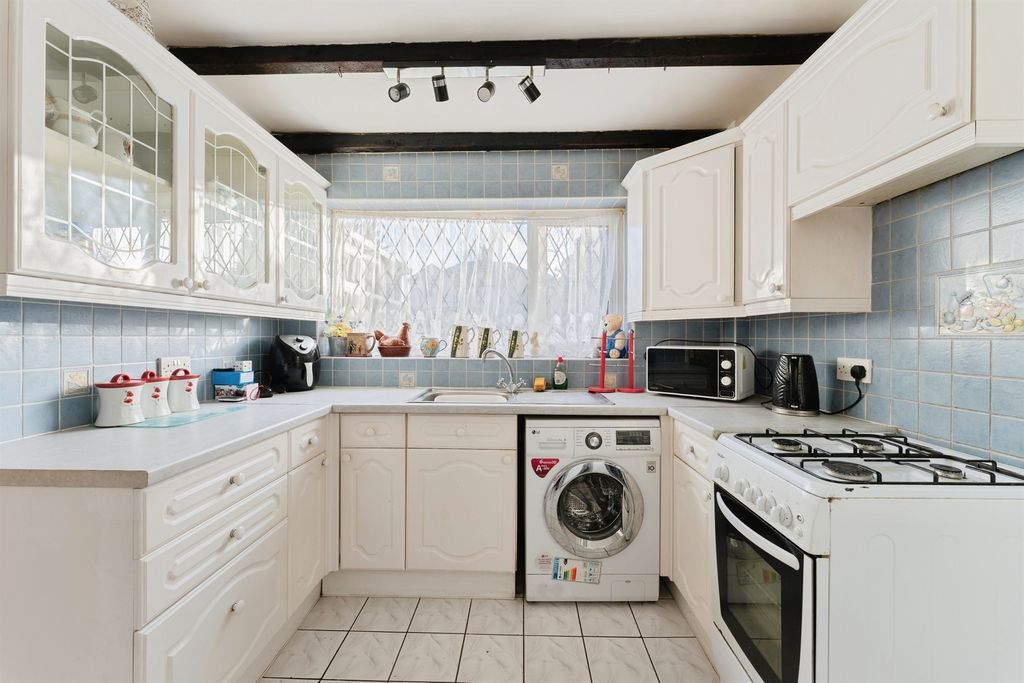 Property photo 3 of 20