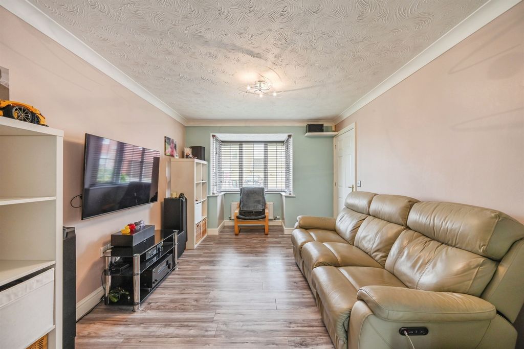 Property photo 3 of 17