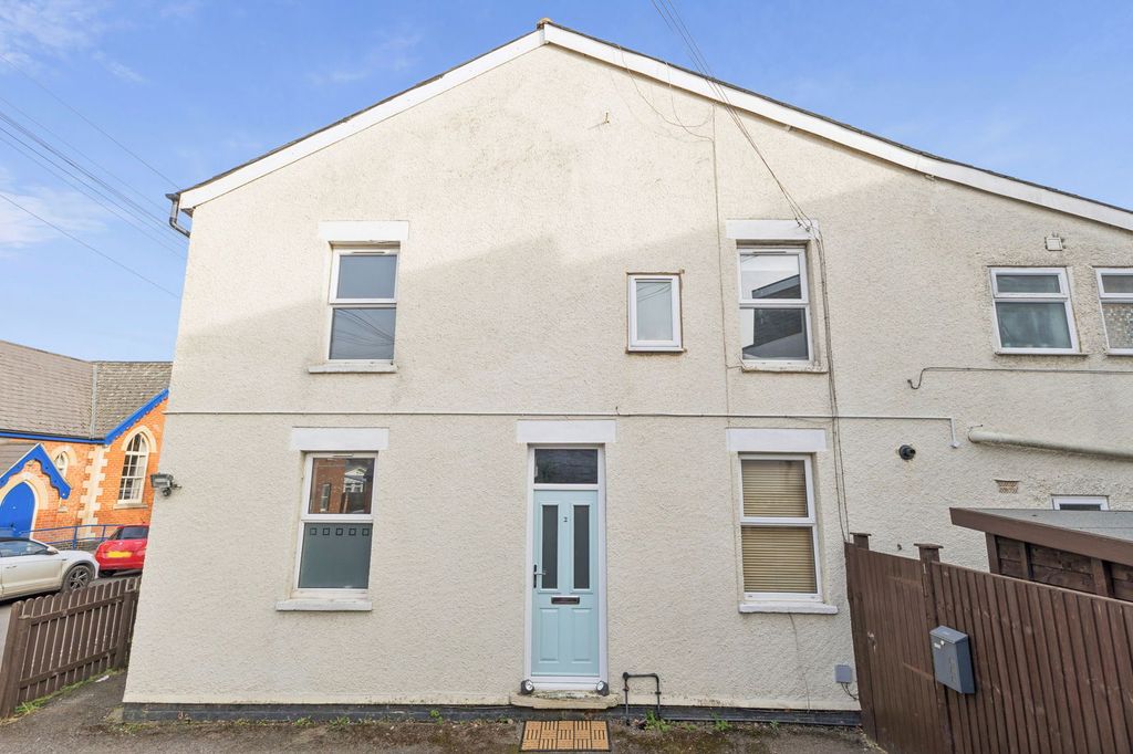 Property photo 2 of 9