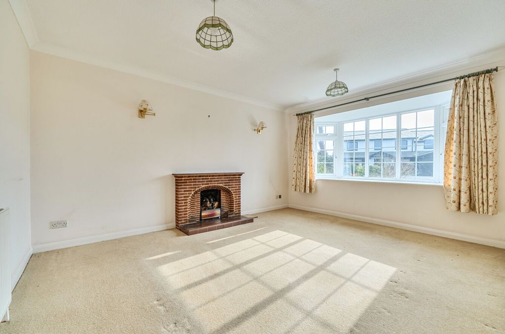 Property photo 3 of 21