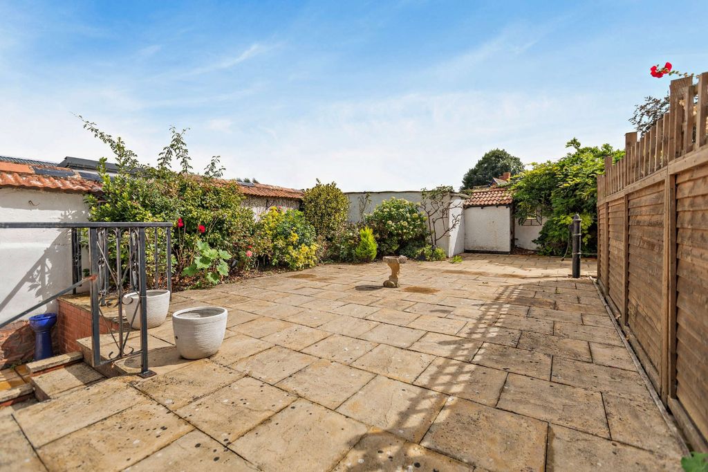 Property photo 2 of 13 Courtyard