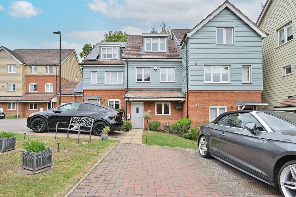 Property photo 1 of 24