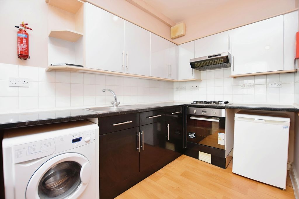 Property photo 2 of 4 Kitchen