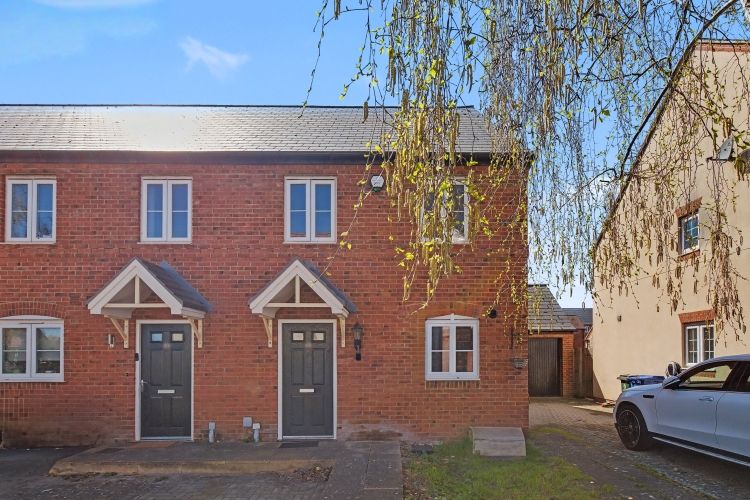 Property photo 1 of 7 325901