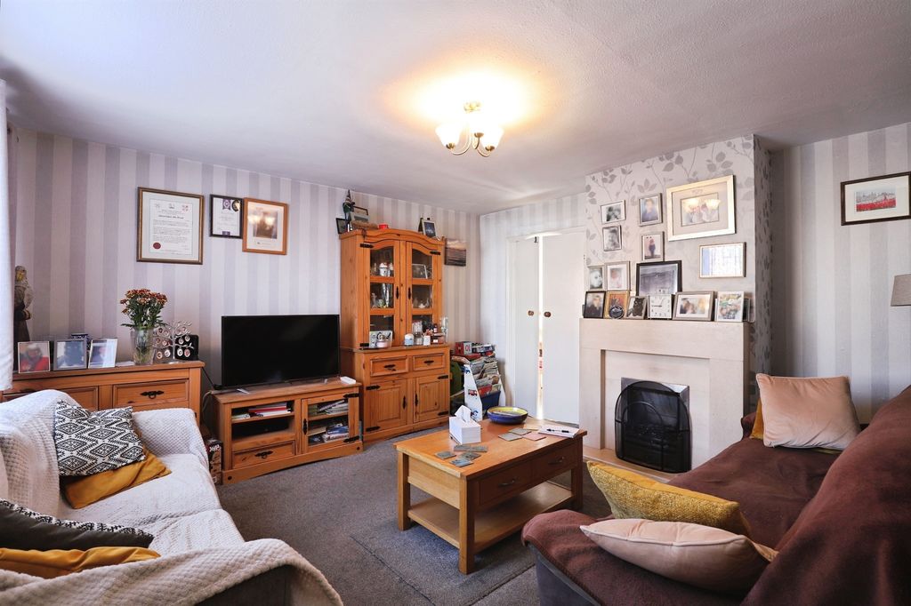 Property photo 3 of 19