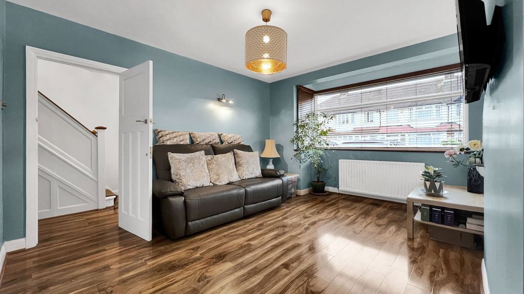 Property photo 2 of 18