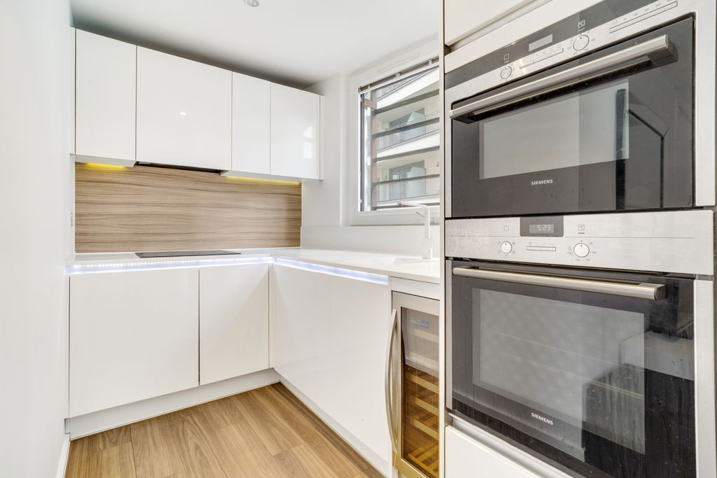 Property photo 2 of 15 Photo 8