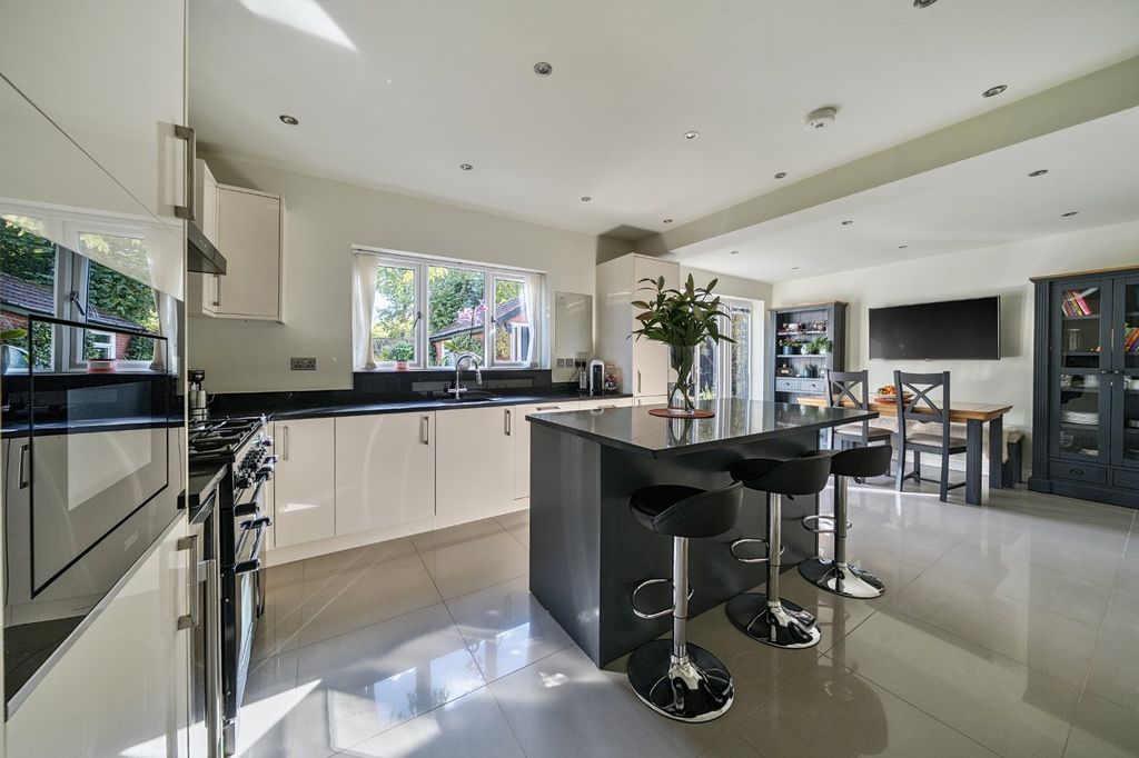 Property photo 3 of 19 Picture No. 18