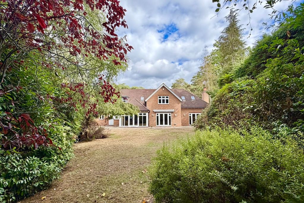 Property photo 2 of 31