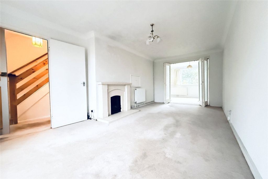 Property photo 3 of 14 Living Room