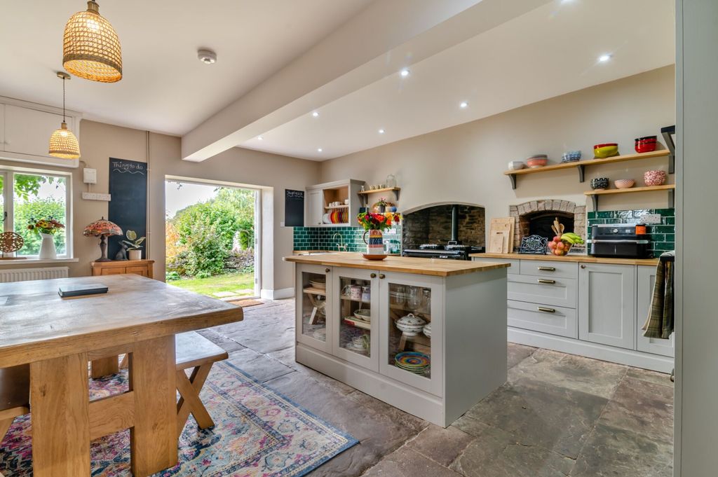 Property photo 3 of 30 P042231_03.Jpg