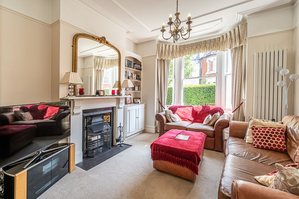 Property photo 2 of 27