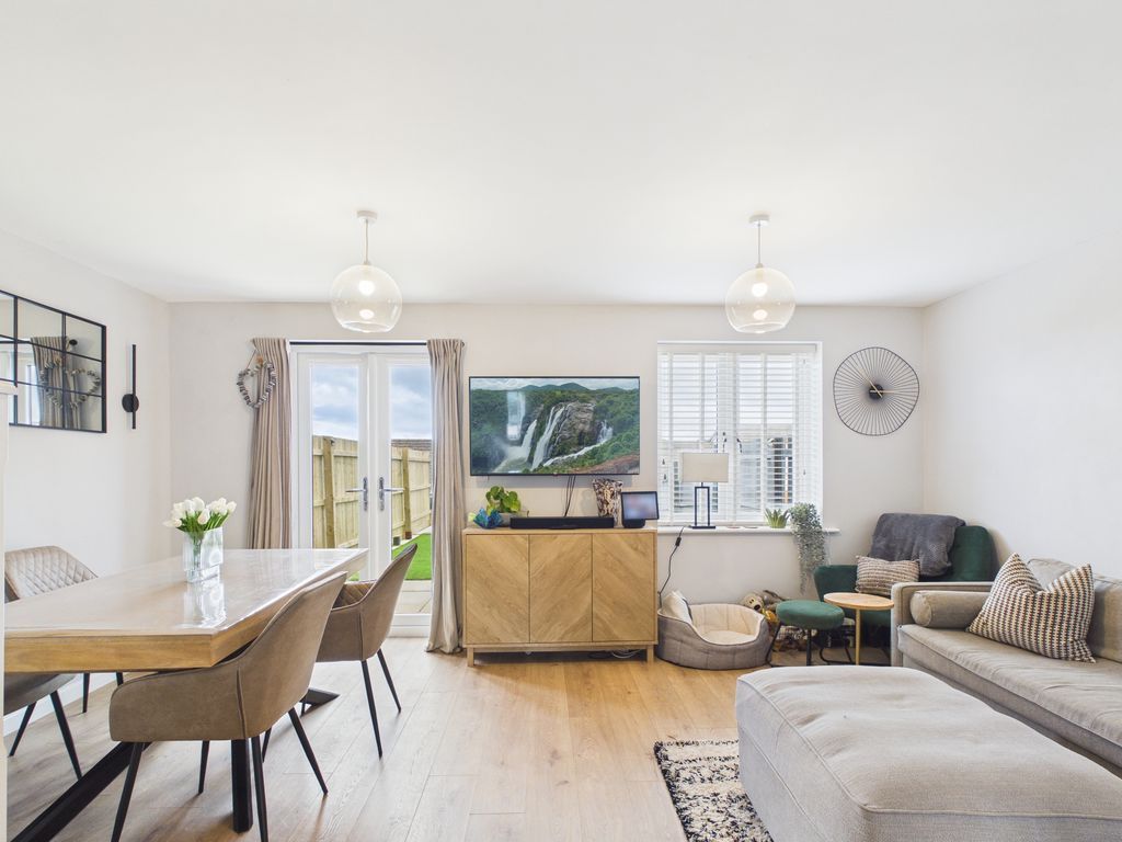 Property photo 3 of 10 Lounge/Diner