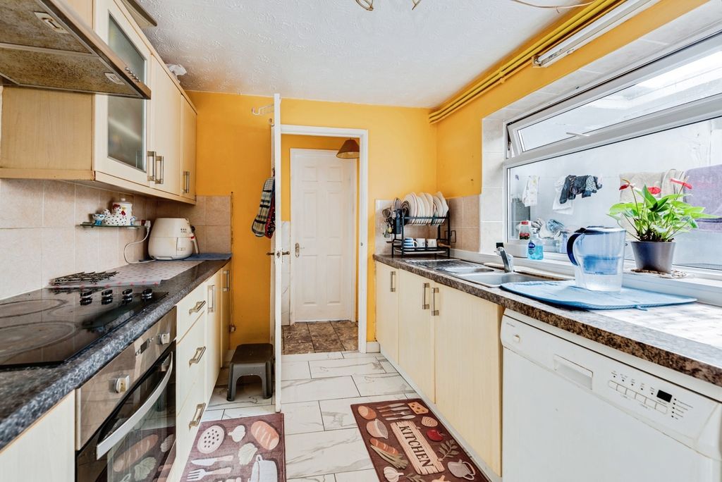 Property photo 3 of 11 Pbox-Img.Jpg