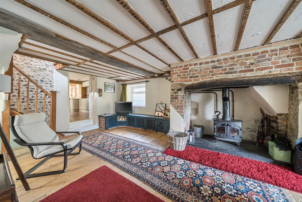 Property photo 2 of 19 Sitting Room