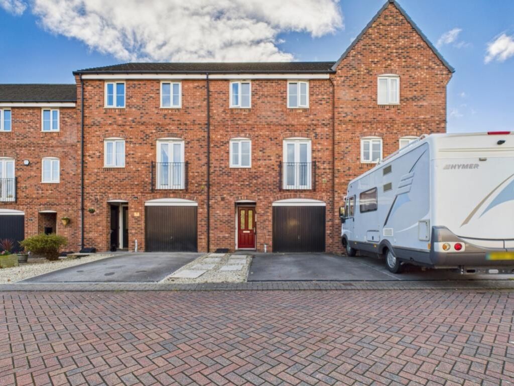 Property photo 1 of 16 External