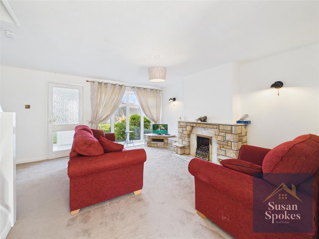 Property photo 3 of 25 Cam01858G0-Pr0252-Still004.Jpg