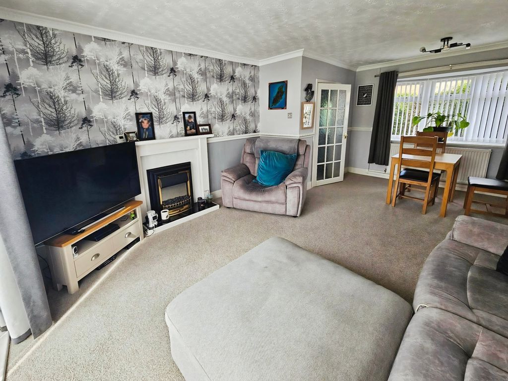 Property photo 2 of 9 Photo 11