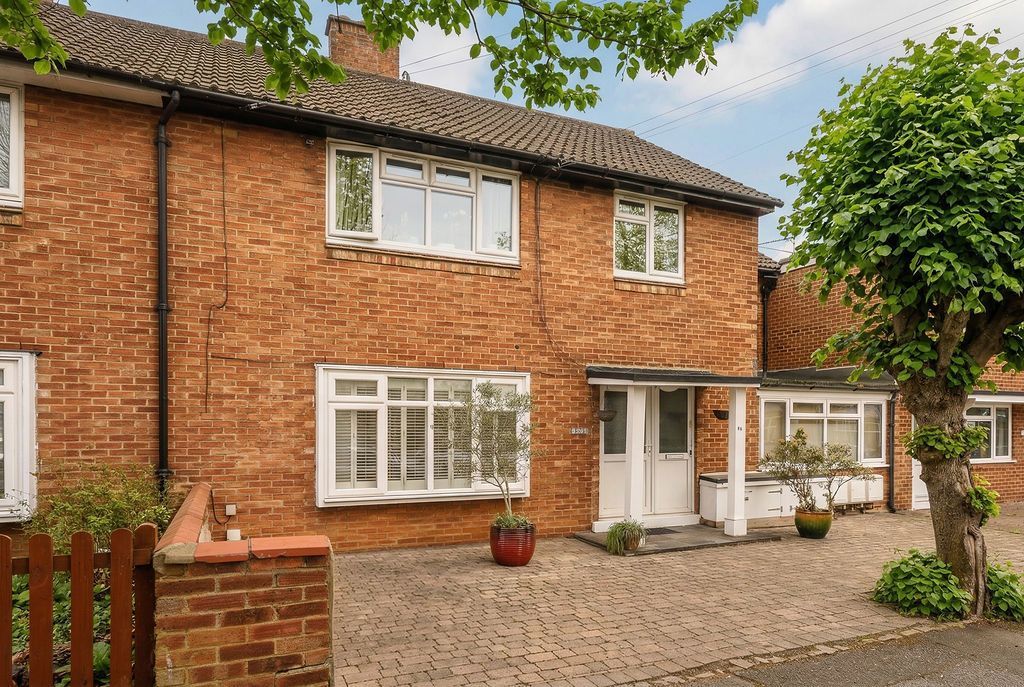 Property photo 2 of 12