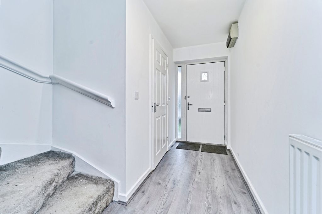 Property photo 2 of 14 Pbox-Img.Jpg