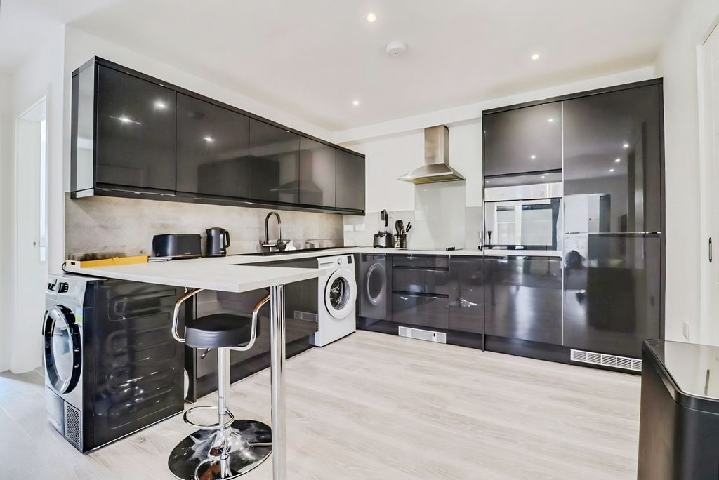 Property photo 3 of 14 Open Plan