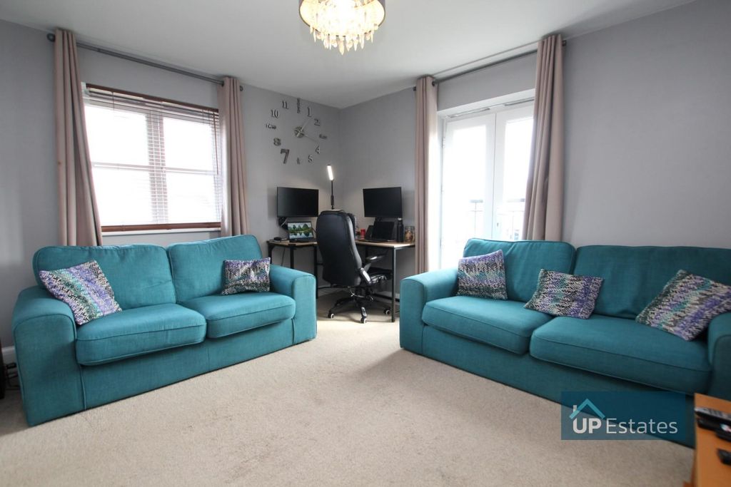Property photo 2 of 24