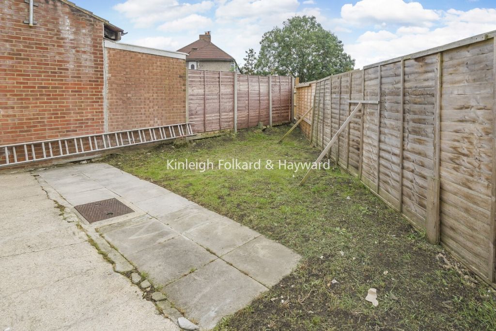 Property photo 2 of 11 049B103d-777B-4c34-B