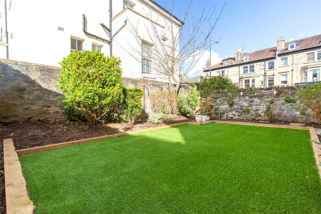 Property photo 3 of 13 Picture No. 23