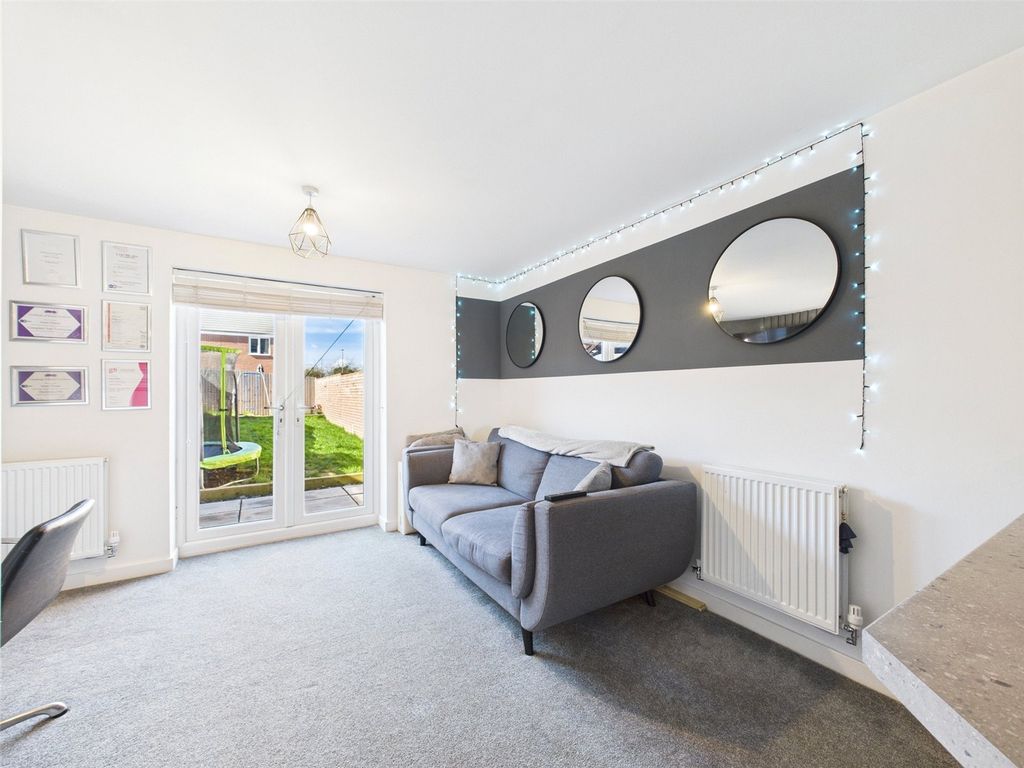 Property photo 3 of 16 Picture No. 11