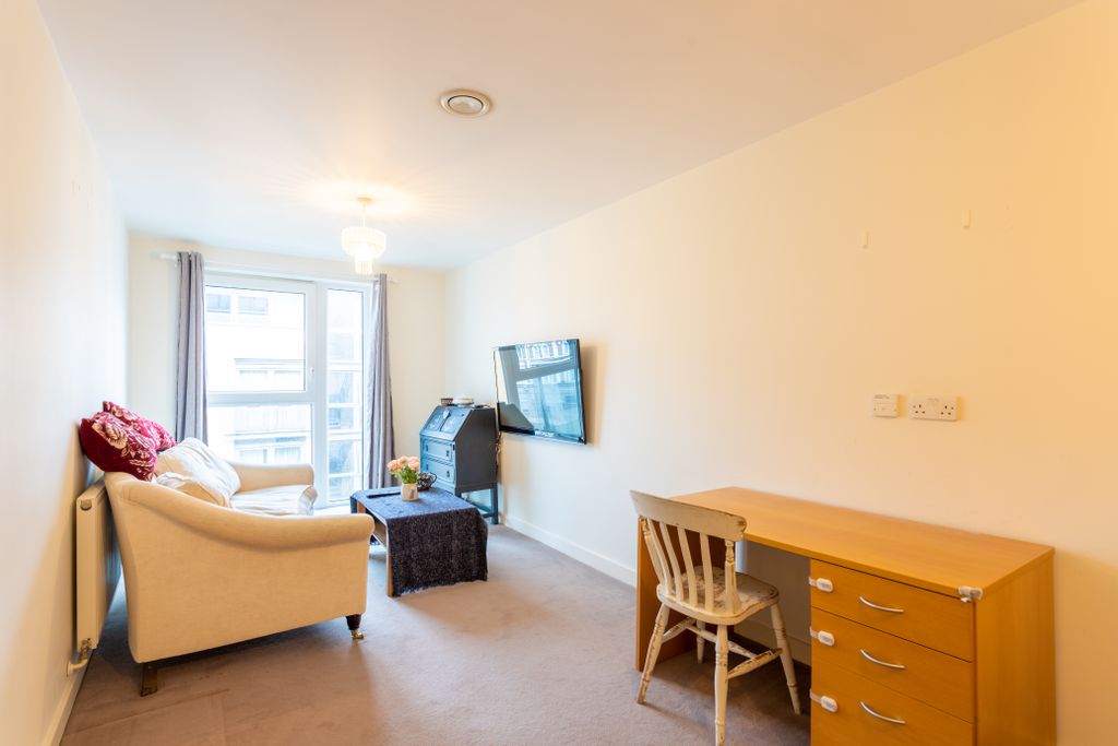 Property photo 3 of 11