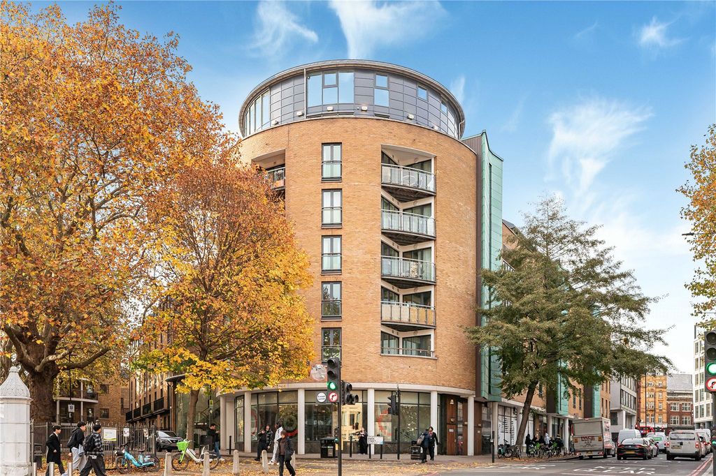 Property photo 2 of 51 Picture No. 12