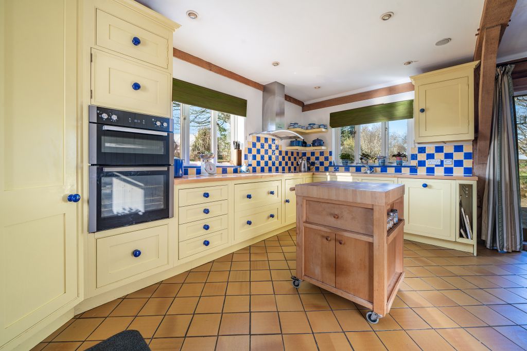 Property photo 2 of 18