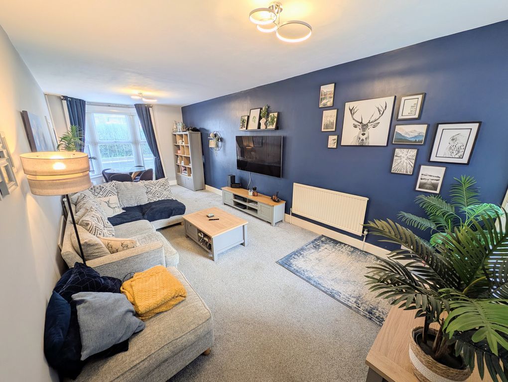 Property photo 1 of 28