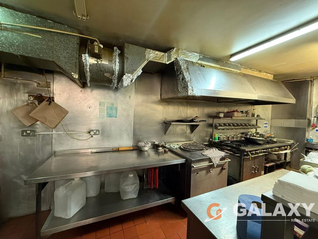 Property photo 1 of 2