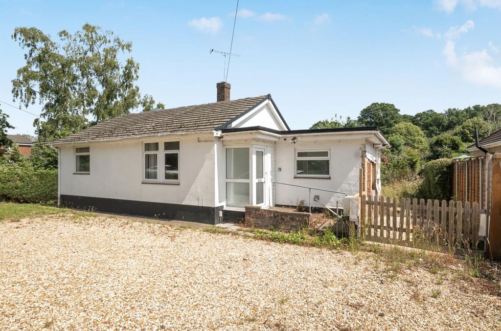 Property photo 1 of 16 Rownhams Road 100 (1).Jpg