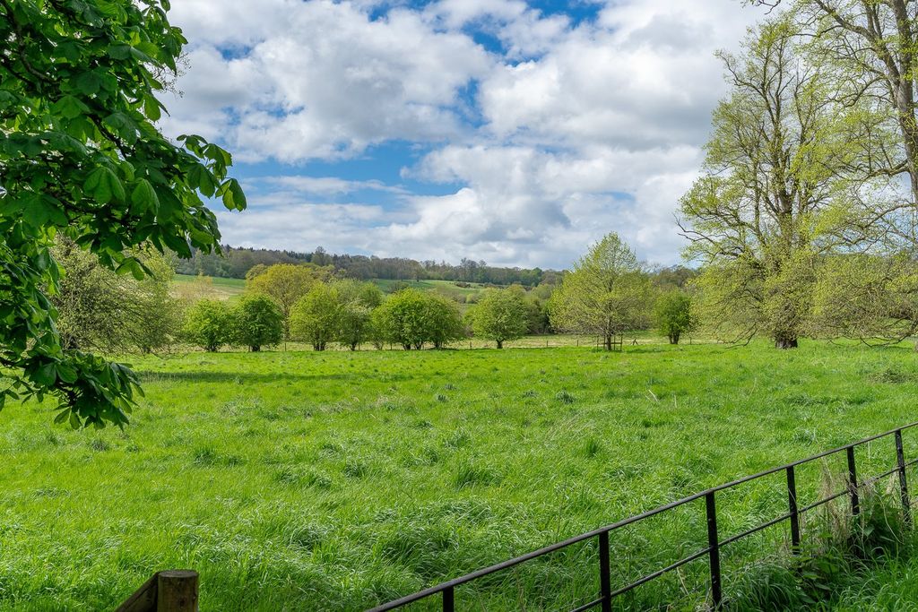 Property photo 2 of 24 Paddocks