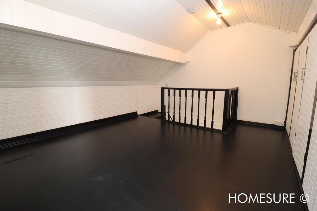 Property photo 3 of 16 Loft Conversion