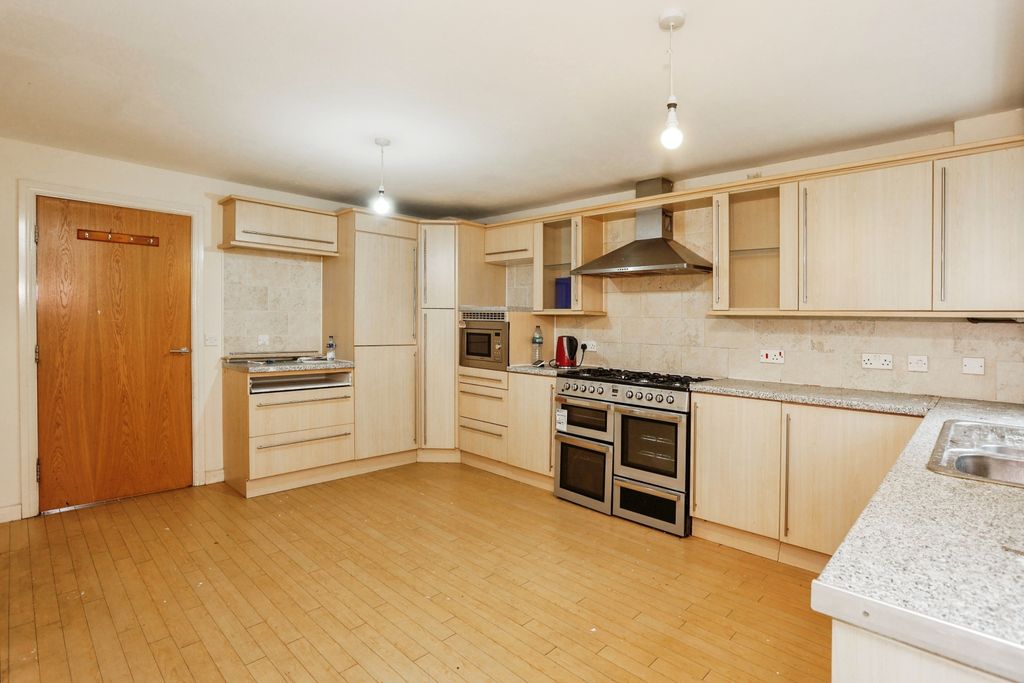 Property photo 2 of 17 Photography