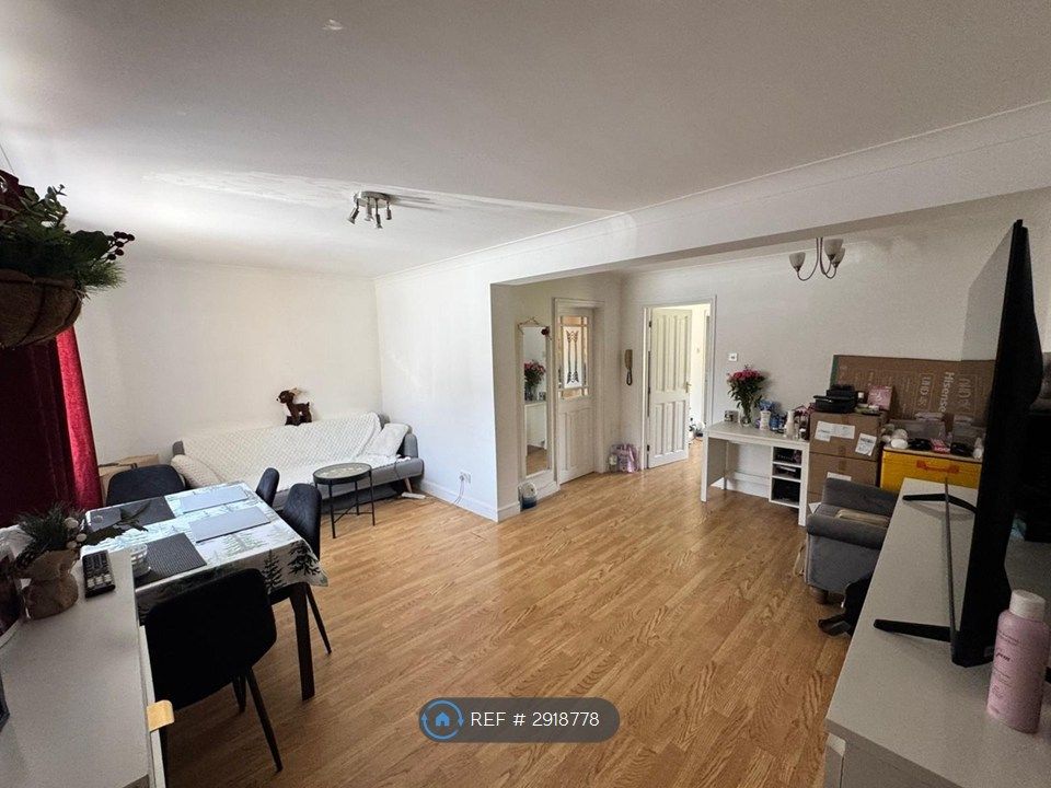 Property photo 2 of 7 Living/Dining Room