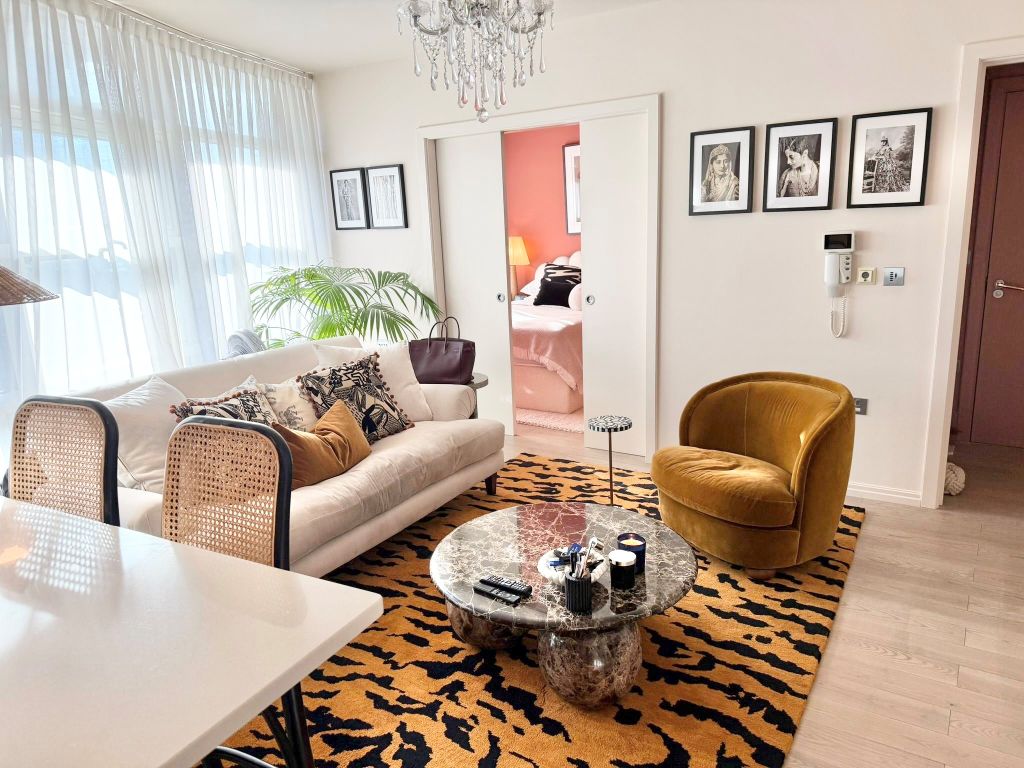 Property photo 1 of 9 Living