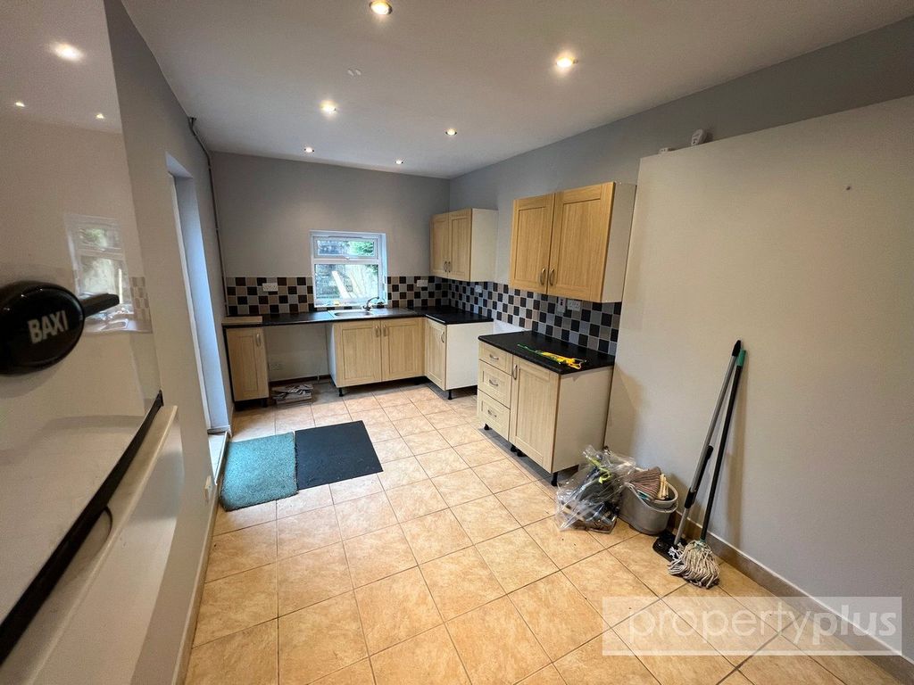 Property photo 3 of 12 Picture No. 10