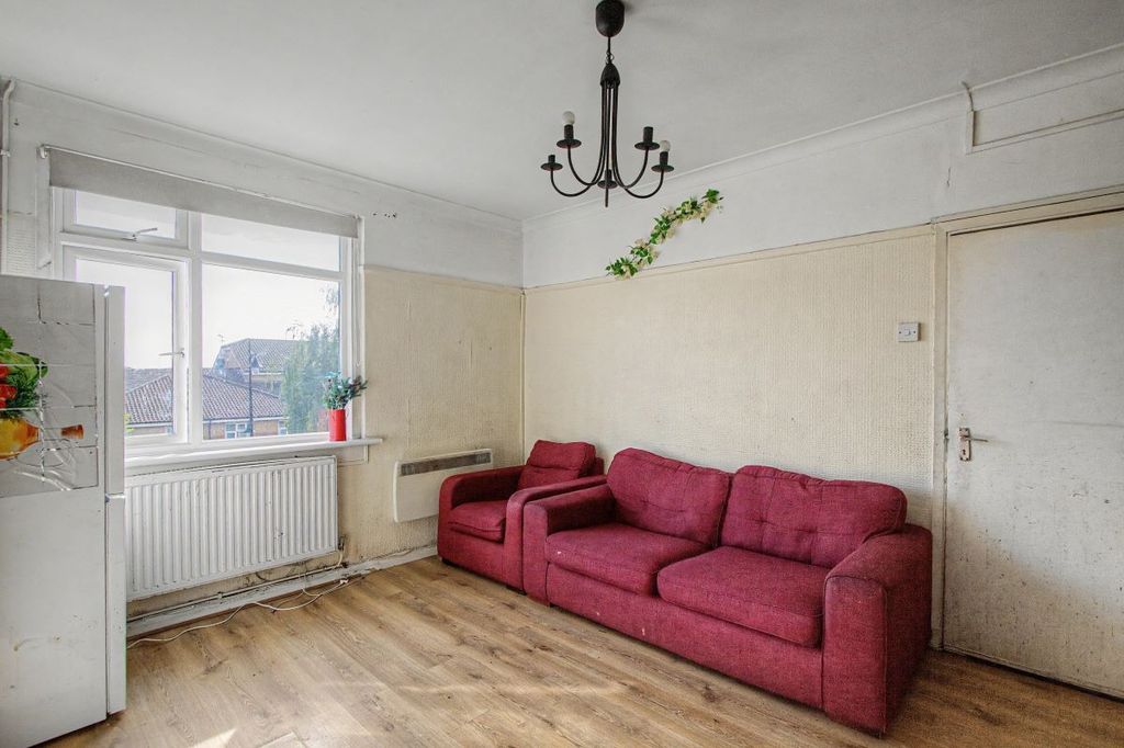 Property photo 2 of 6