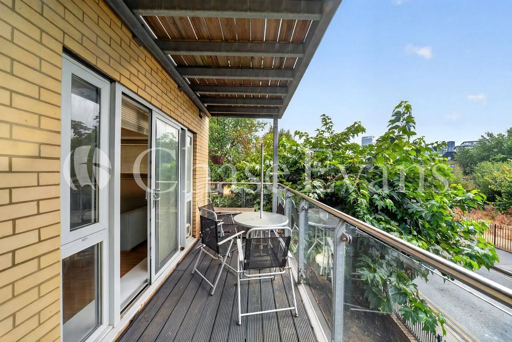 Property photo 3 of 18 Balcony