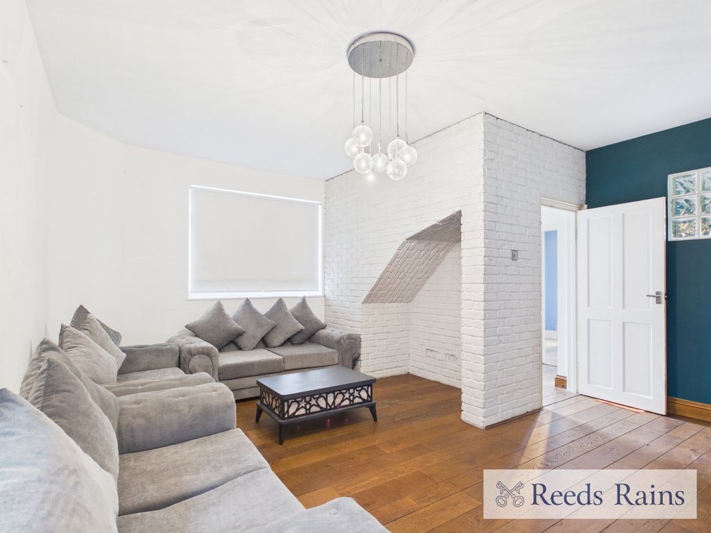 Property photo 3 of 19 Picture No. 10