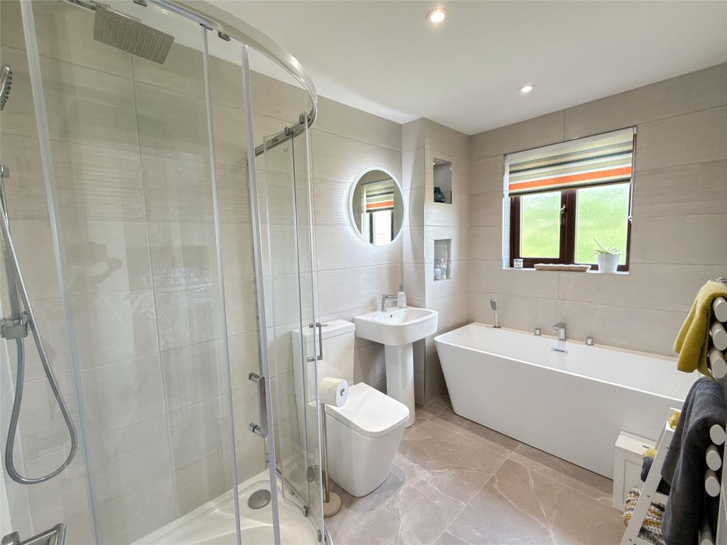 Property photo 3 of 35 Bathroom