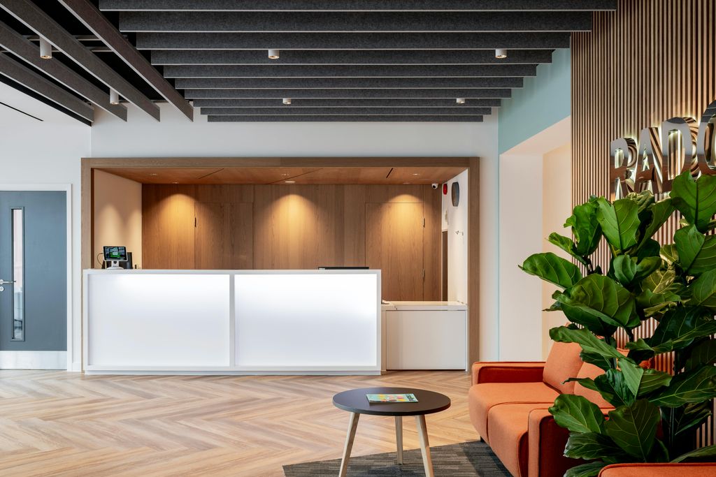 Property photo 3 of 10 Cab_Radcliffehouse25.Jpg