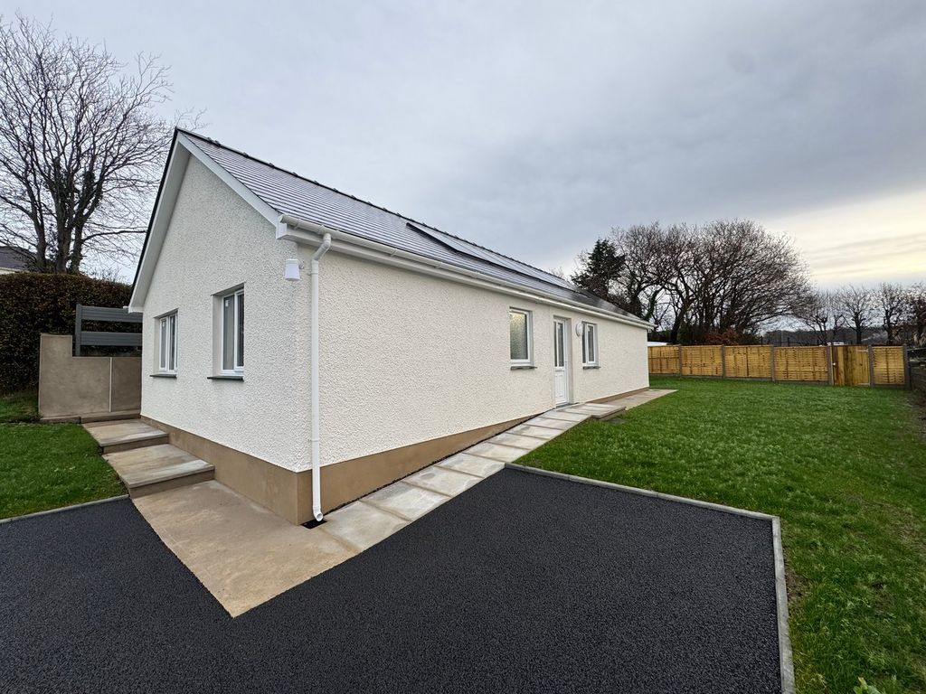 Property photo 2 of 22
